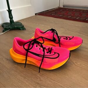 Nike Women’s Zoom Fly 5 Hyper pink